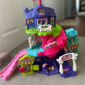 Minnie Mouse around town playset